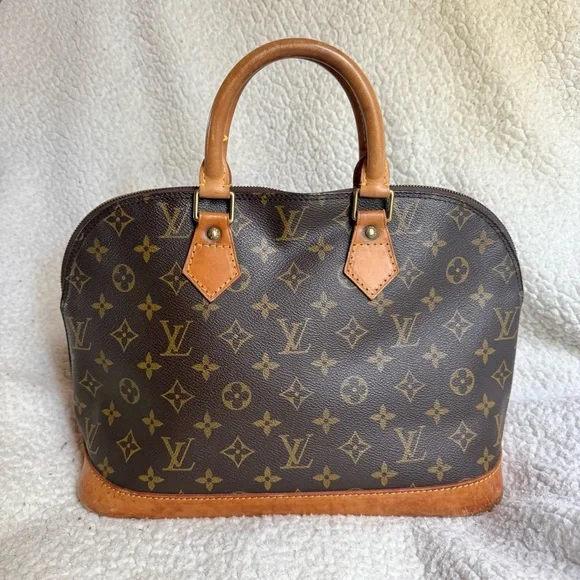 Louis Vuitton Alma PM Handbag - Picture 2 of 14